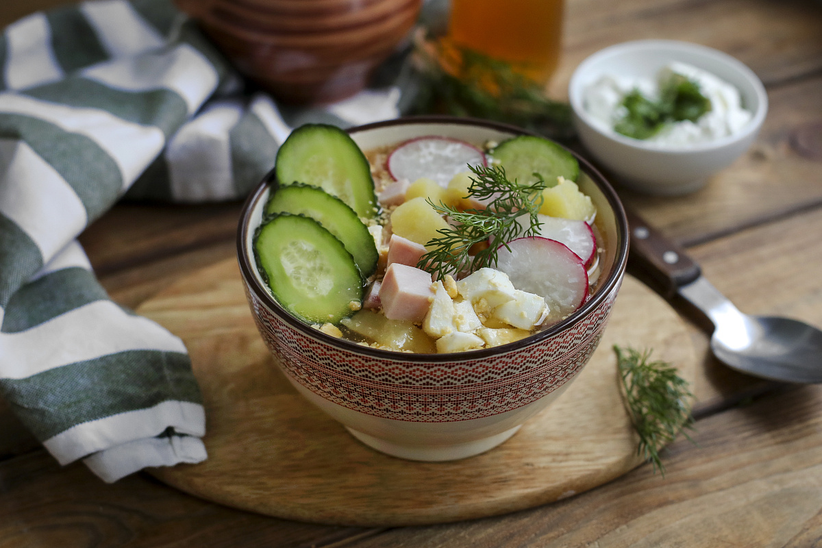 Окрошка «Традиционная» с ветчиной из индейки на квасе