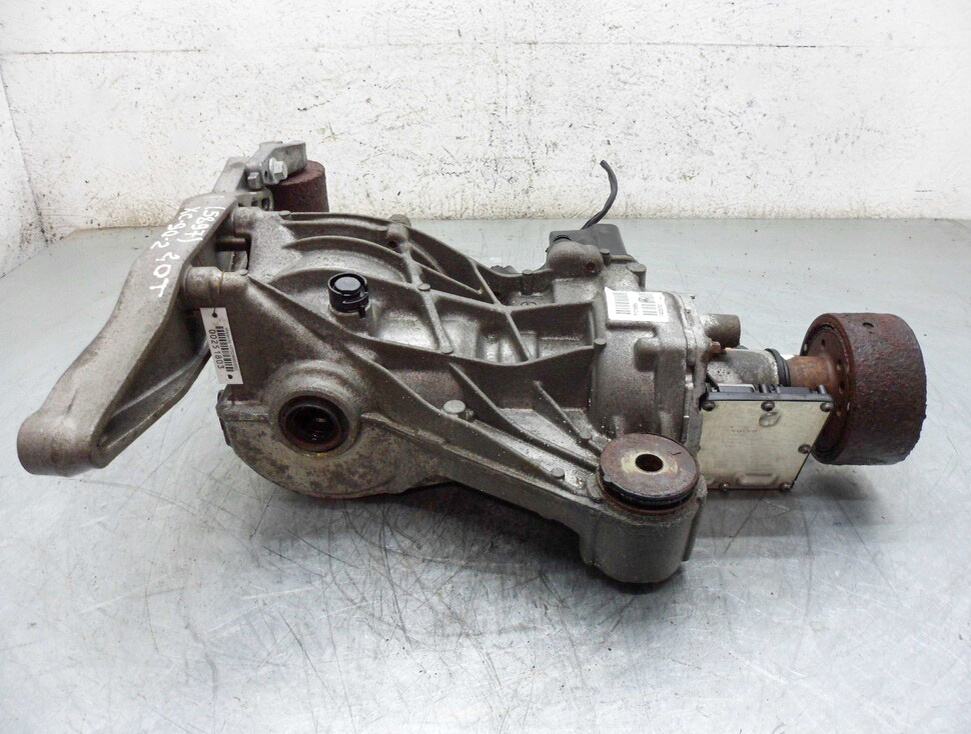 Редуктор Volvo XC90 ломается через 150 тысяч километров при неправильной эксплуатации. В статье описали признаки неисправностей: гул подшипников, вой шестерен, течь масла. Делимся методами, как продлить ресурс редуктора до 400 тысяч километров.
