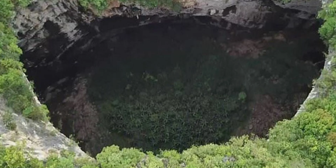 Земля просто ушла вниз: как провал на юге Китая открыл изолированный мир возрастом в миллионы лет