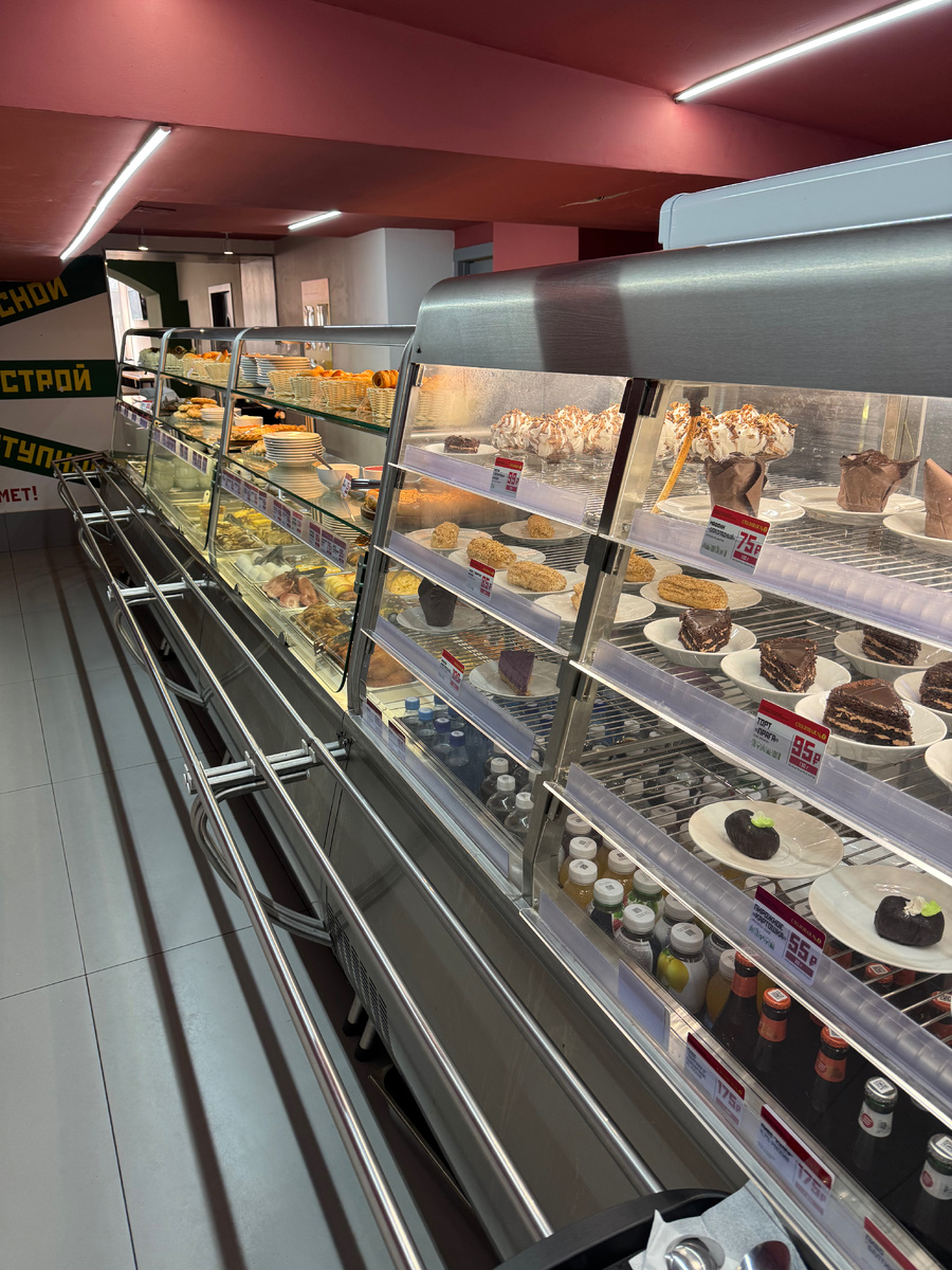 Огромная раздача, витрины 