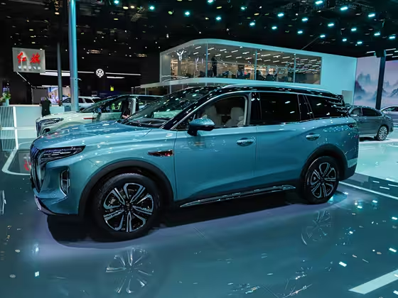 Hongqi HS7 — китайский флагман для тех, кому за сорок. Стоит ли менять немца на дракона?