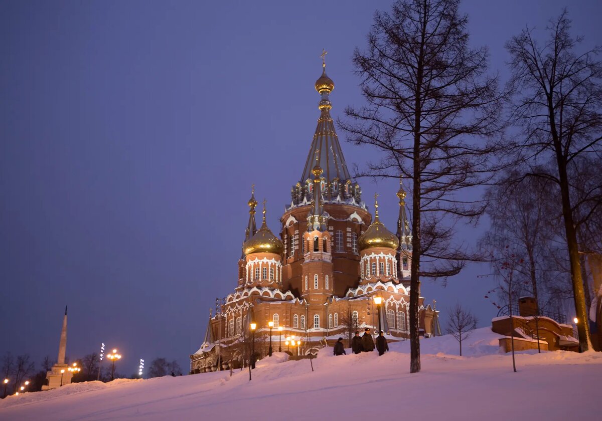     Вид на Свято-Михайловский собор в Ижевске. © РИА Новости. Виталий Белоусов