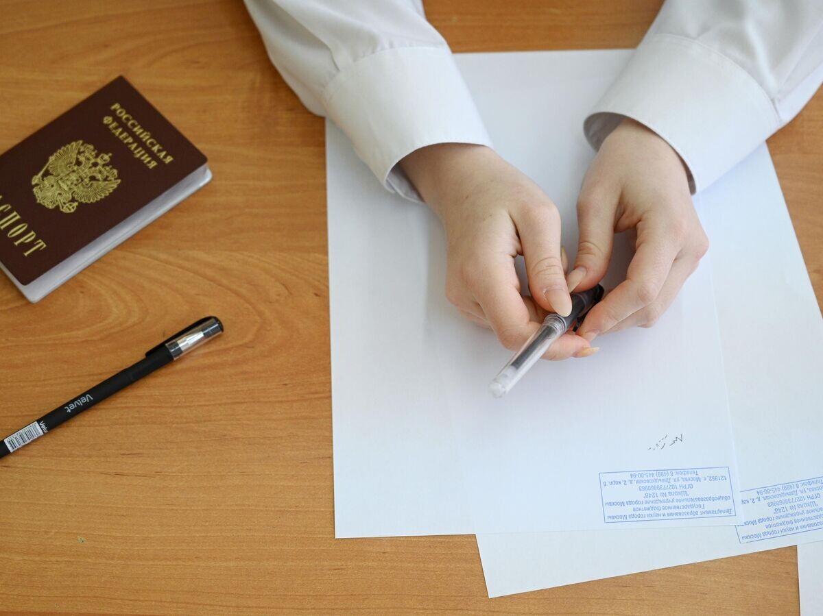    Девушка во время инструктажа перед началом Единого государственного экзамена | © РИА Новости / Рамиль Ситдиков