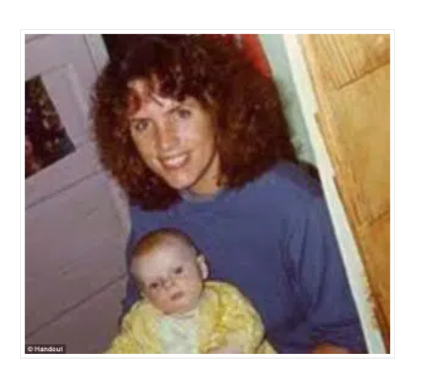 Шарлотта Мориарти с сыном Марксом