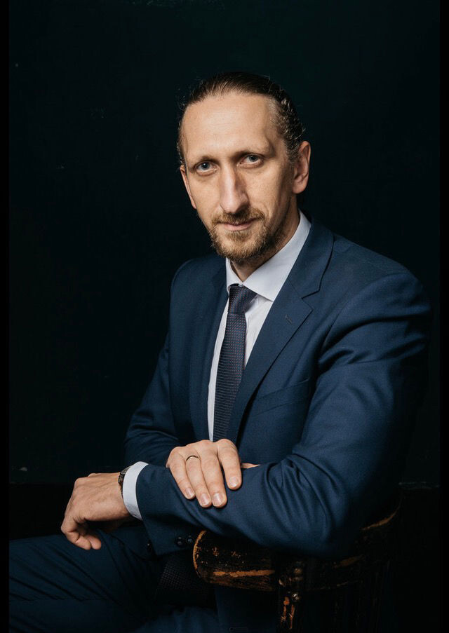 Денис Хмелевской, автор статьи.