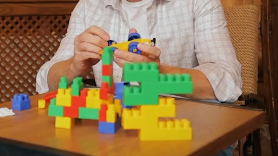 ФОТО: Кадр из программы "Купи-продай", РЕН ТВ