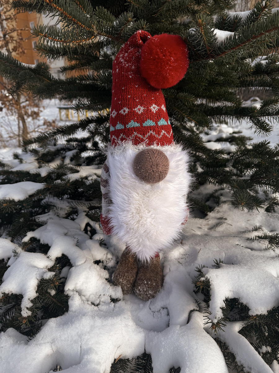 Если вам понравился гном и вы с удовольствием его вяжите, то не забудьте отблагодарить мастера за его работу. Любая сумма доната, и мне, как мастеру будет приятно, что мой труд, хоть что- то приносит. Так же можно перевести деньги по номеру 9656393110 Алена Н. Альфа Б. Заранее всем спасибо, кто откликнулся)