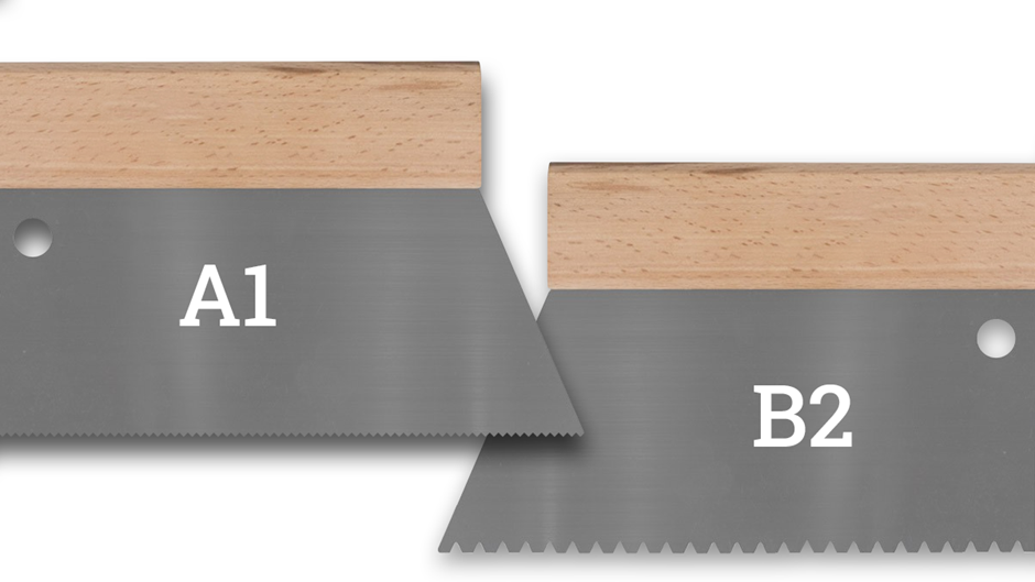 Шпатели разного размера наносят разное количество клея