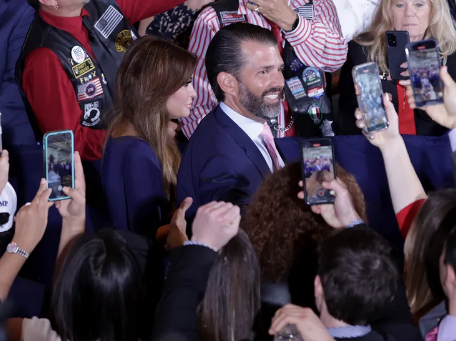 Поздравляем семью Трамп — Дональд Трамп-младший обручился!