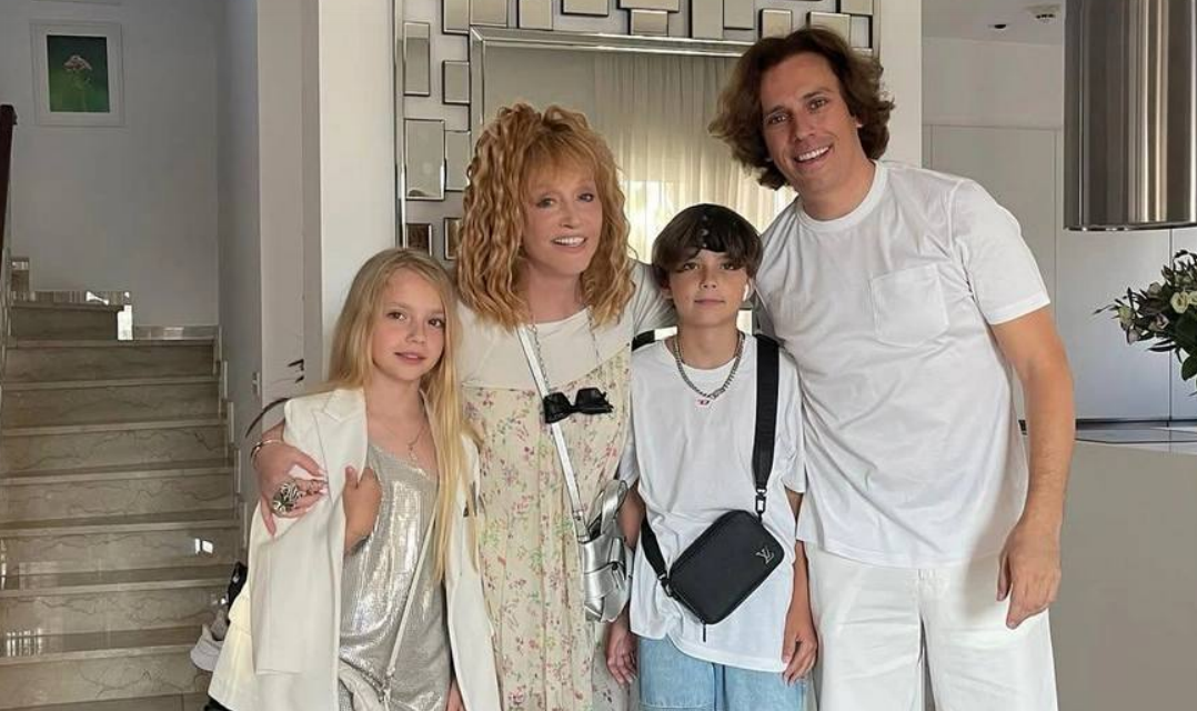 Алла Пугачева и Максим Галкин (иноагент) вметсе с детьми Лизой и Гарри. Фото: соцсети