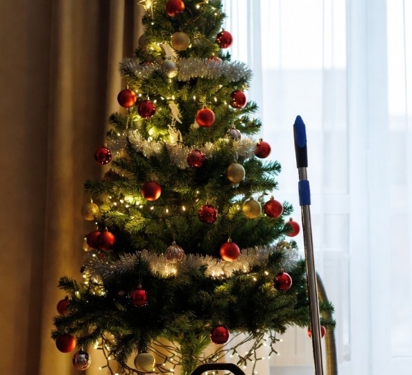 Что нужно сделать, чтобы дом блестел перед Новым годом: секреты всех клининговых компаний