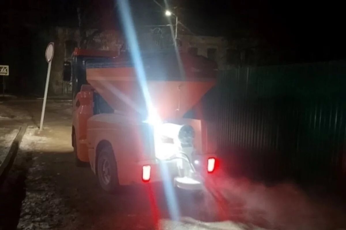    В Иванове на круглосуточное дежурство вышли 21 КДМ и фронтальный погрузчик