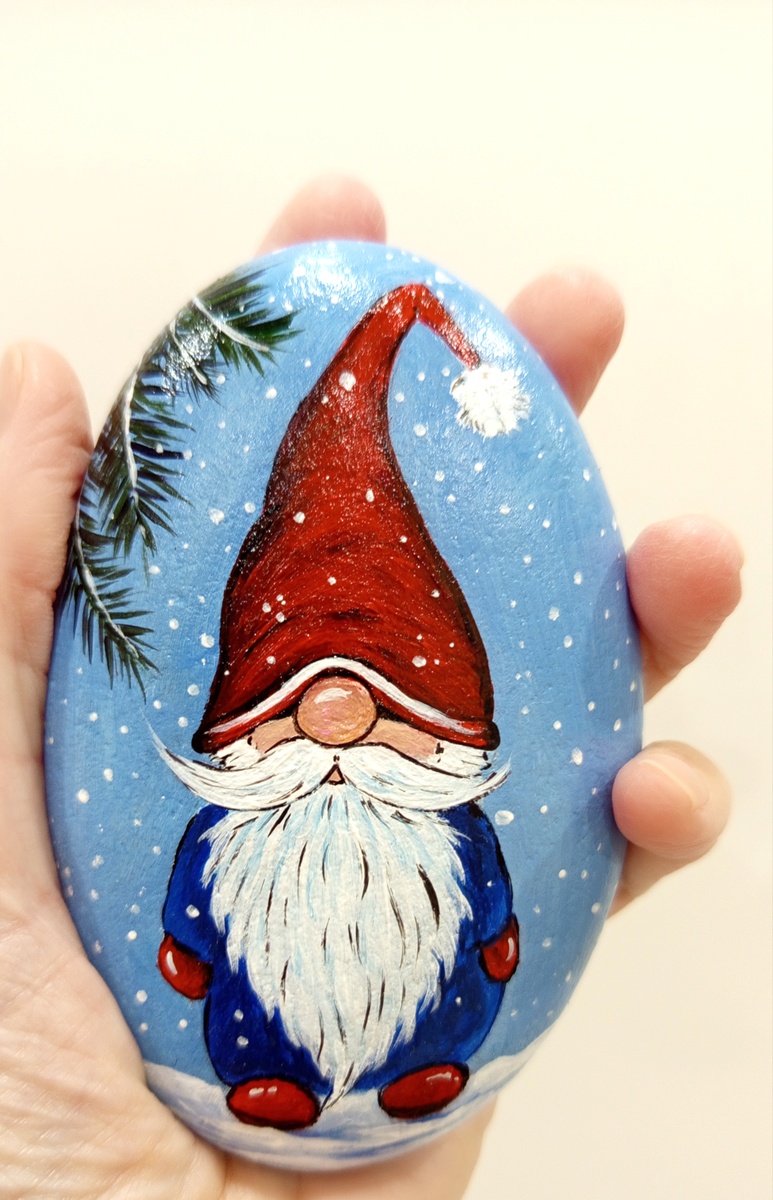 Всегда в это время года рисую гномиков.