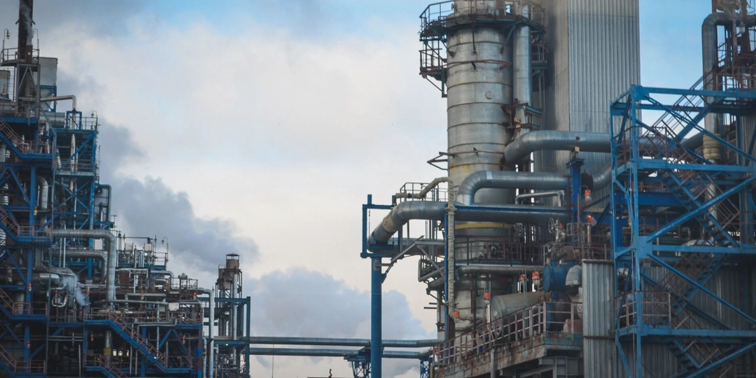 200 заводов за 11 месяцев. Что на самом деле происходит с промышленностью России в 2025 году