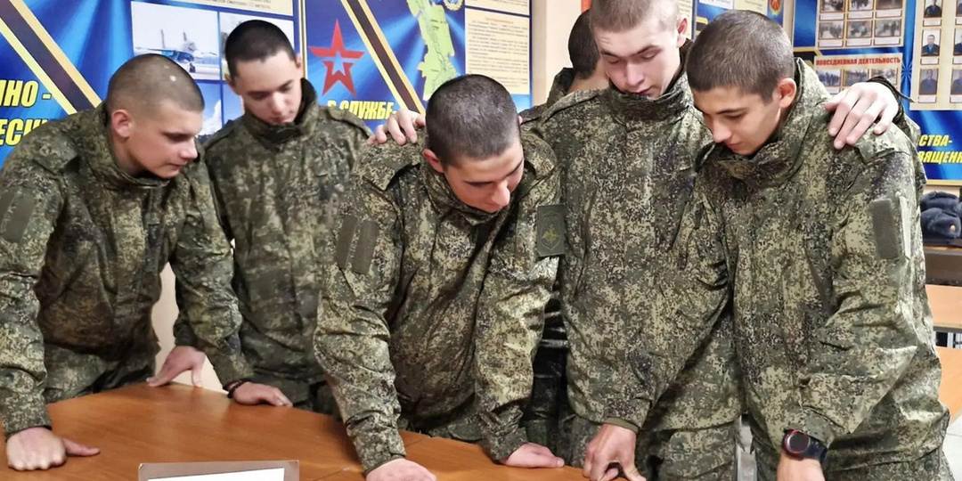 Астраханская молодёжная библиотека провела в военной части квест «Курская битва»