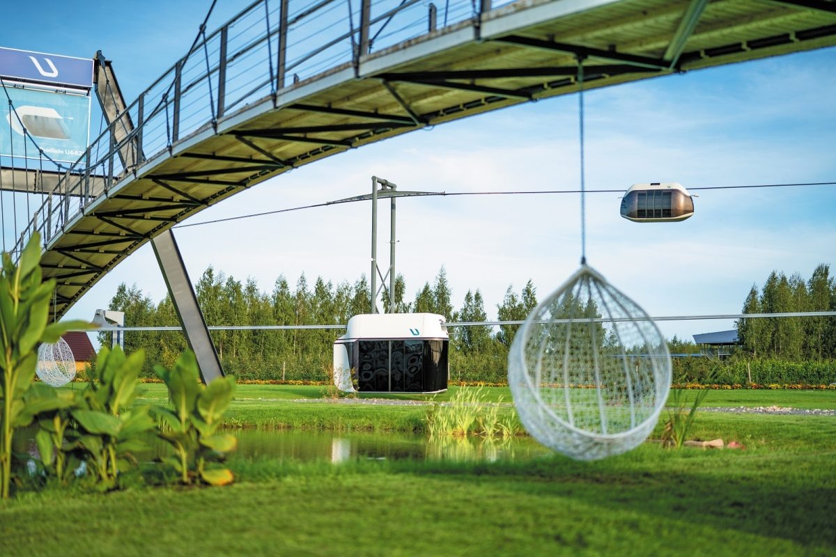    Юнибус U4-210 и Юникар U4-430 в ЭкоТехноПарке / © UST