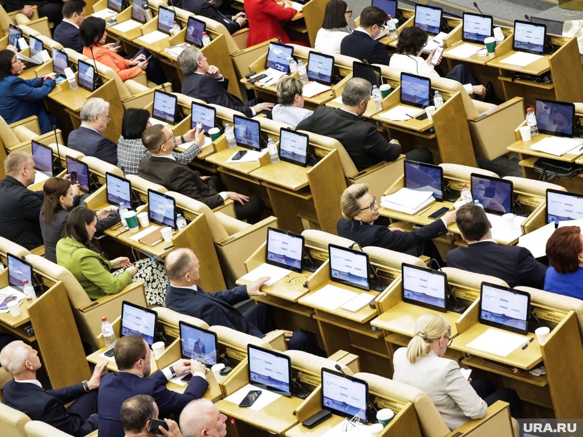     Инициативу выдвинула группа депутатов во главе с Василием Пискаревым