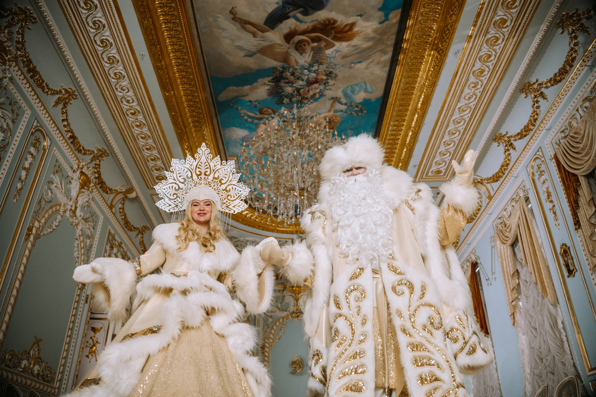 Новогодняя диснеевская елка во Дворце Серебряковых. Фото: serebryakov-mansion.ru