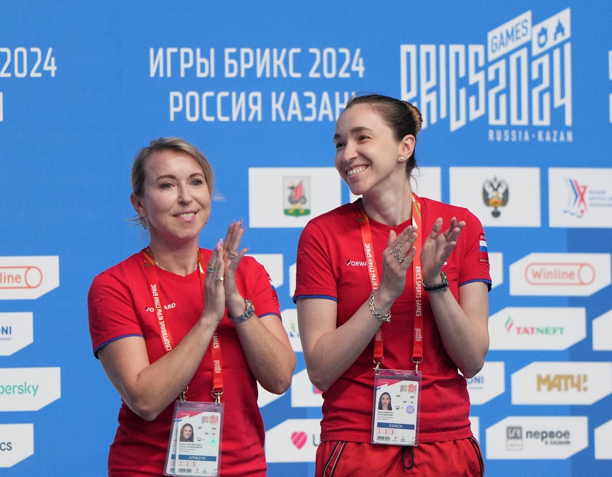     Татьяна Данченко с дочерью Еленой Вороновой на Играх БРИКС / РИА Новости / Александр Вильф