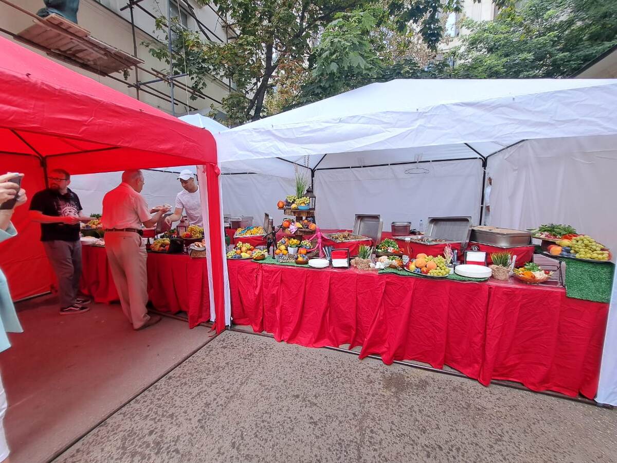 Кейтеринг с барбекю на уличное мероприятие в Москве.