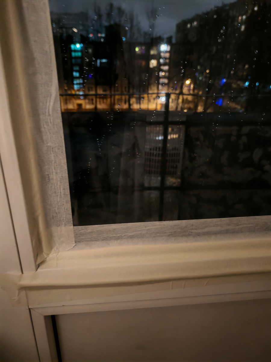 Таким образом я пыталась спастись от холода этой осенью