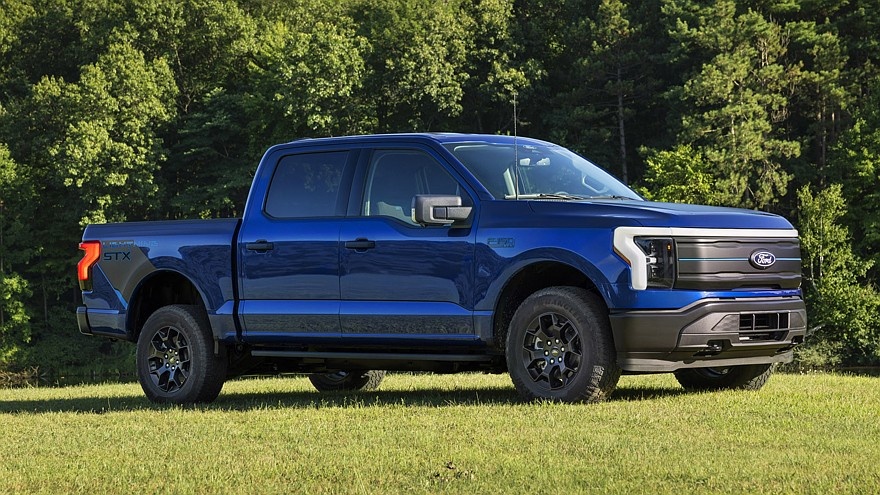    На фото: Ford F-150 Lightning STX