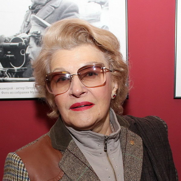     Владимир Путин поздравил Светлану Дружинину