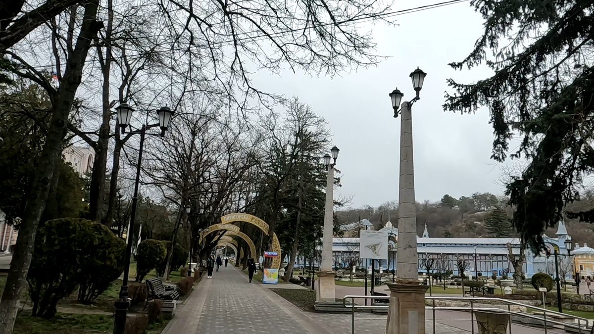 аллея парка Цветник