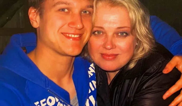 Любовь Руденко много лет не признавалась сыну. Фото: Pinterest