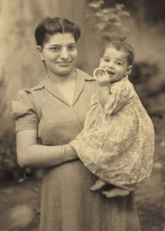 Фредди Меркьюри со своей матерью Джер Булсарой