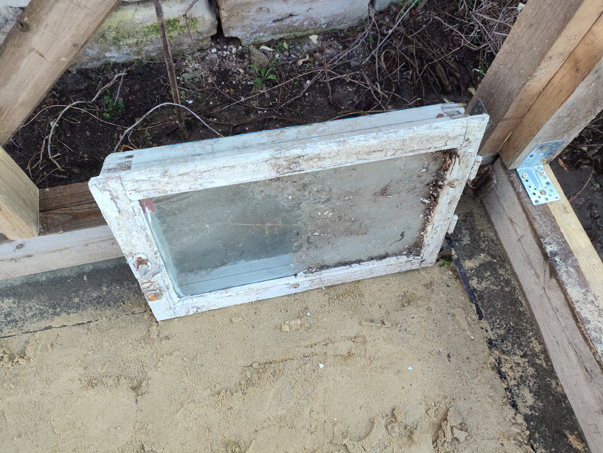 Вот такие маленькие окна будут по бокам