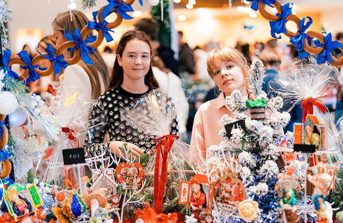    Благотворительная новогодняя ярмарка в гимназии им. Е.М. Примаковапредоставлено гимназией им. Е.М. Примакова