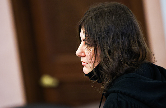    Покупательница квартиры Полина Лурье во время рассмотрения жалобы на решения судов нижестоящих инстанций.Михаил Терещенко/ТАСС