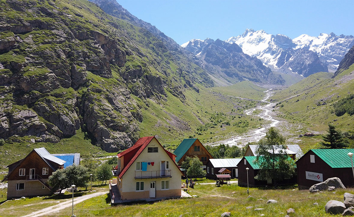 Как можно было туда не захотеть)