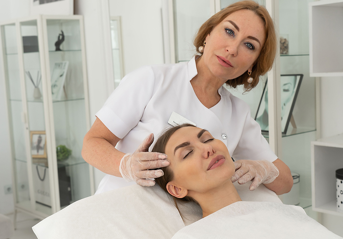 Троценко Татьяна Викторовна, практикующий врач-косметолог и дерматолог с 30-летним стажем, ведущий тренер и методист компании «БьютиМедГрупп».