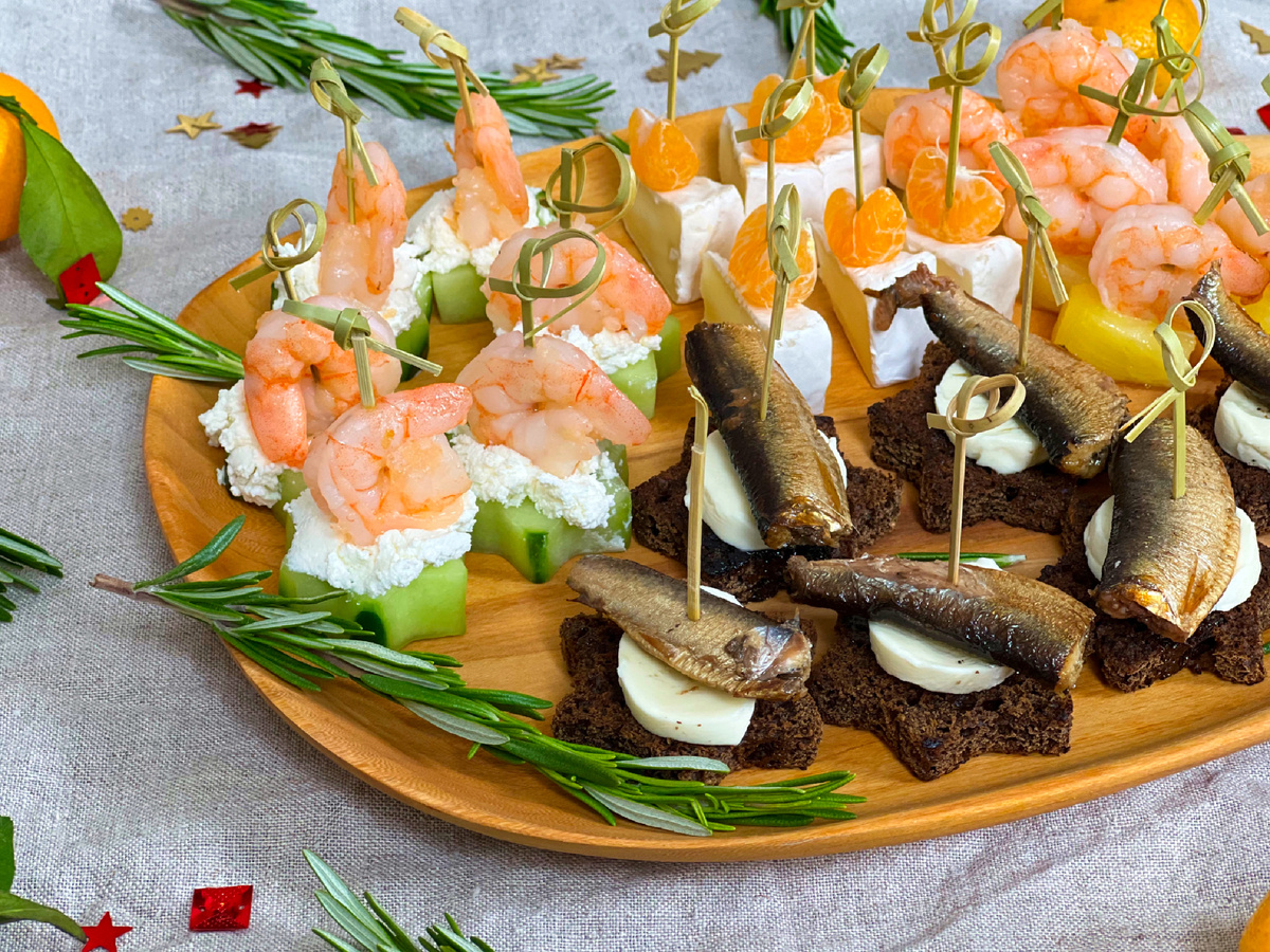 Вот такие у меня канапе были в прошлом году. Сейчас расскажу подробнее