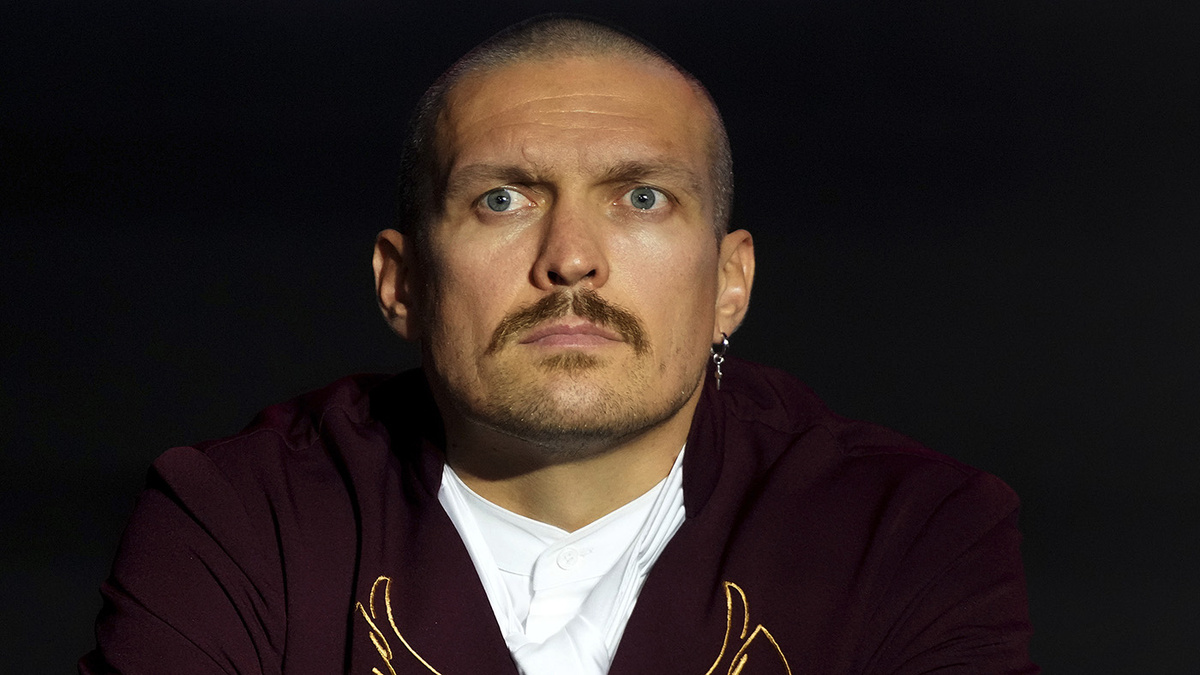   Frank Augstein / AP- Боксер Александр Усик