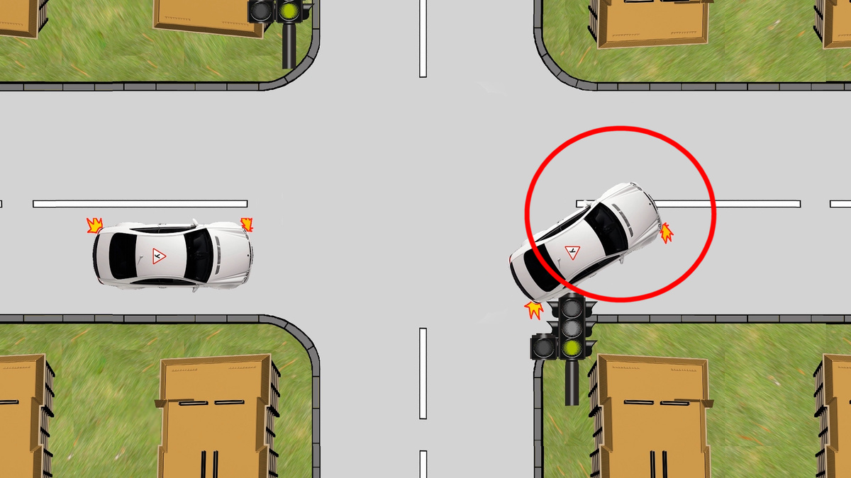 После правого поворота широкий выход и наезд на сплошную