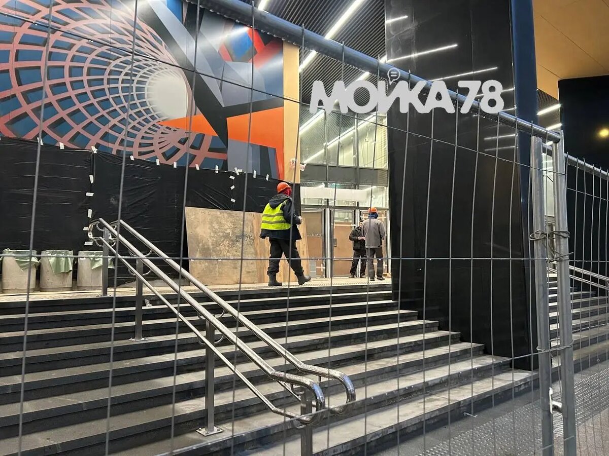    Вестибюль станции метро «Путиловская». Фото: Мойка78