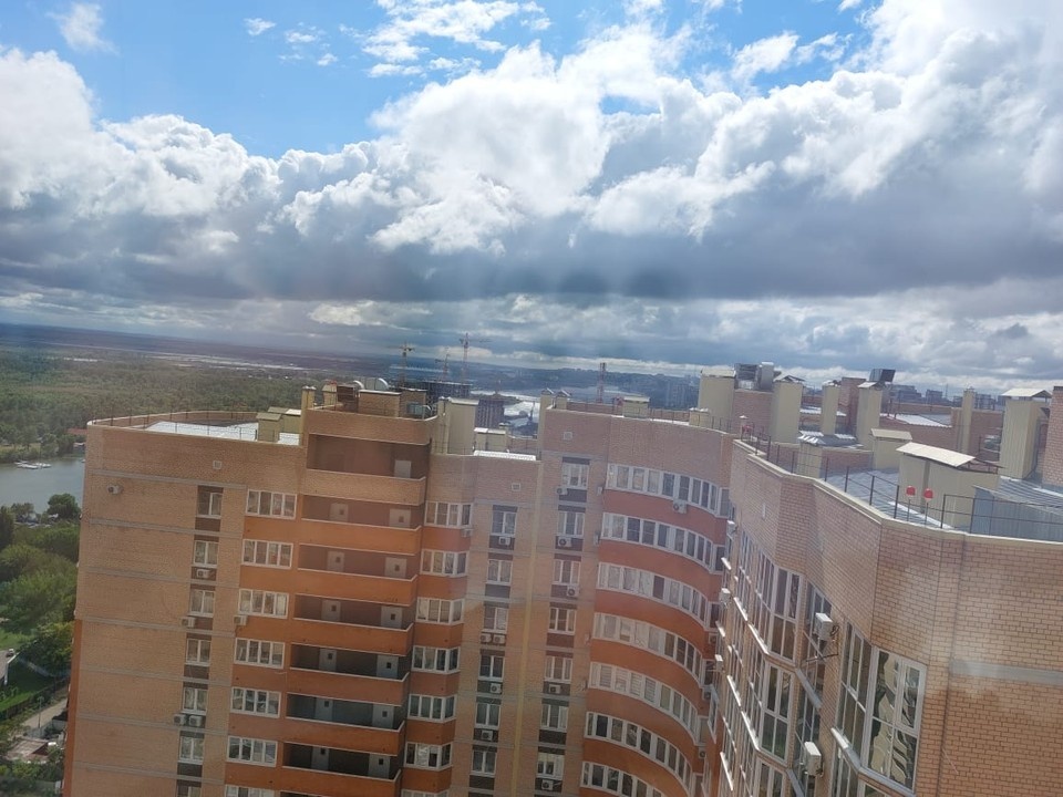    В новом доме Дима выбрал комнату с видом на Дон. личный архив героев