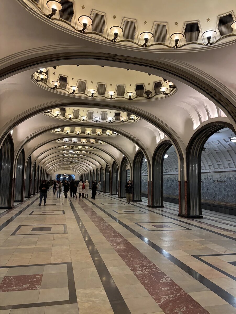 Экскурсия Москва: метро не сразу строилось