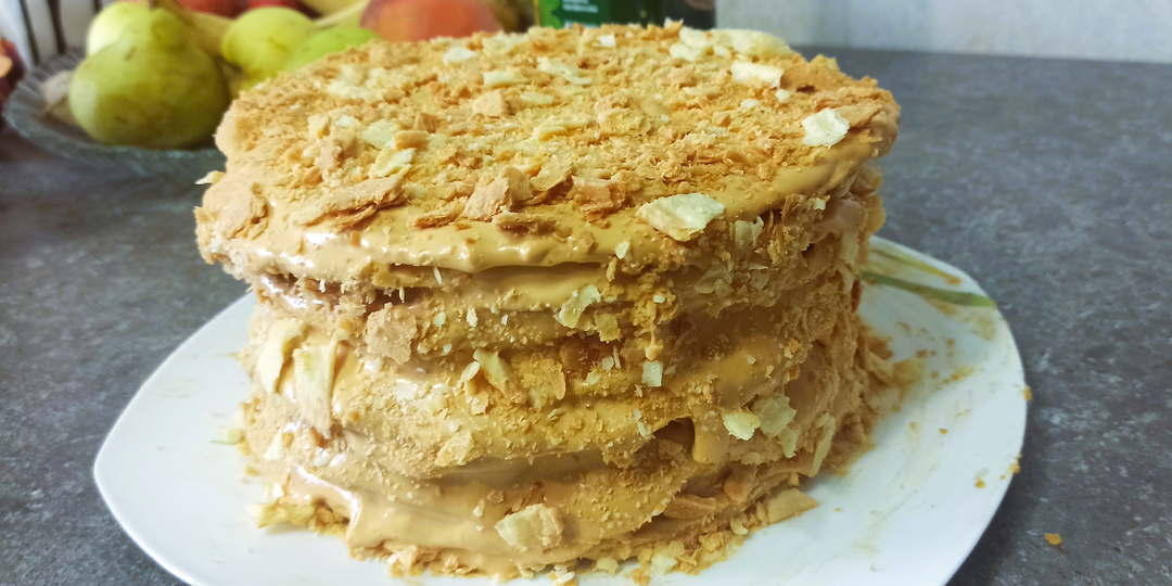 Торт «Наполеон» с варёной сгущёнкой — классический семейный рецепт