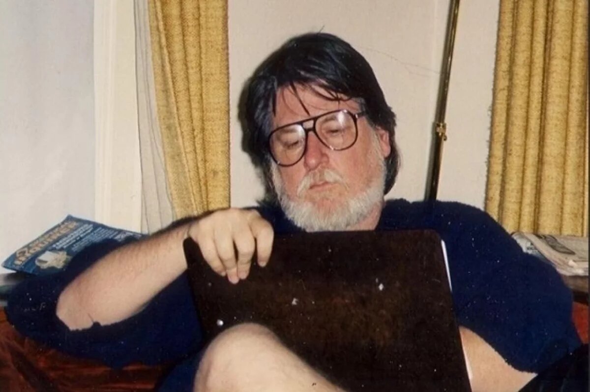    Умер автор цикла «Восемь миров» Джон Варли