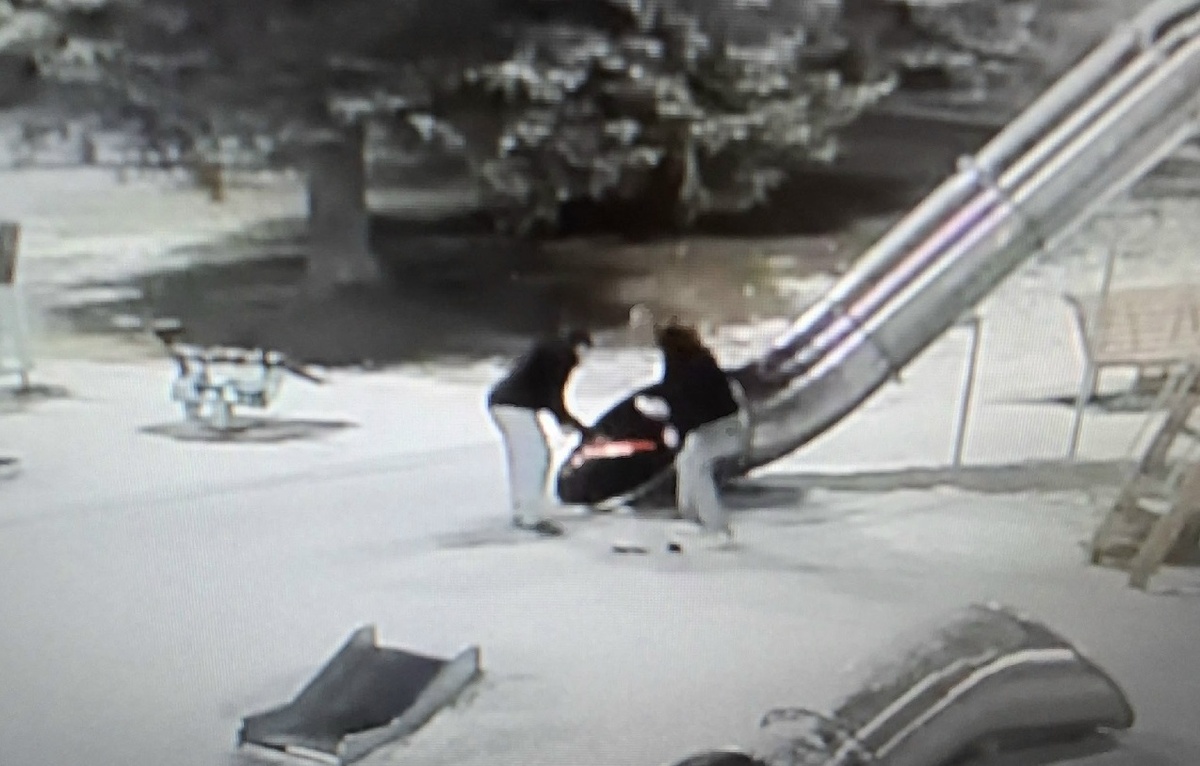    Вандалы в Кондопоге. Фото: Администрация Кондопожского округа