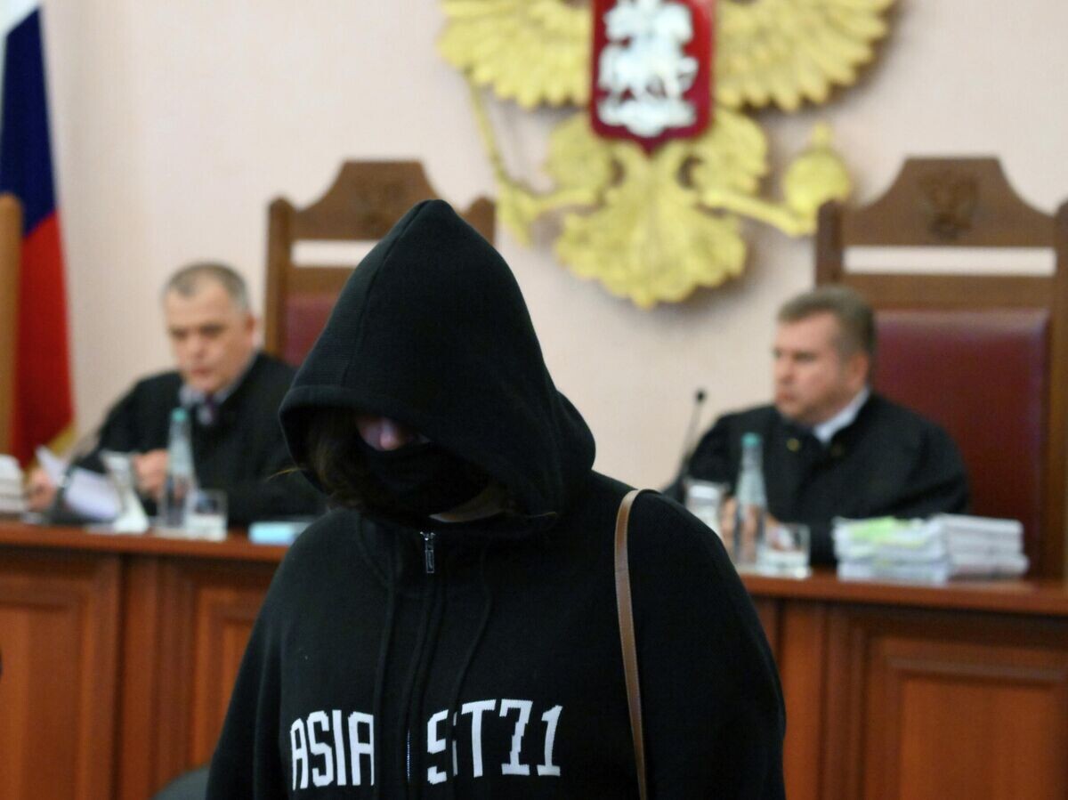    Покупательница квартиры певицы Ларисы Долиной Полина Лурье в Верховном суде России | © РИА Новости / Евгений Биятов