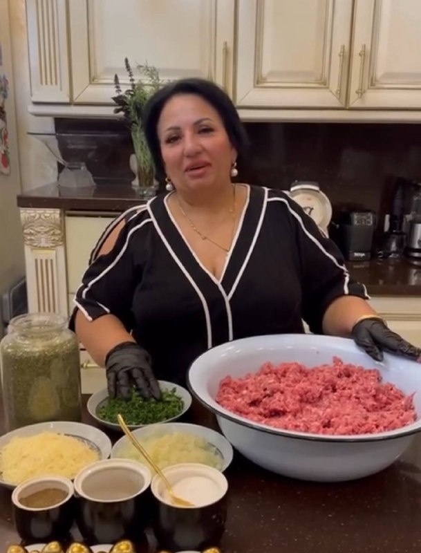 Аруся делает люля