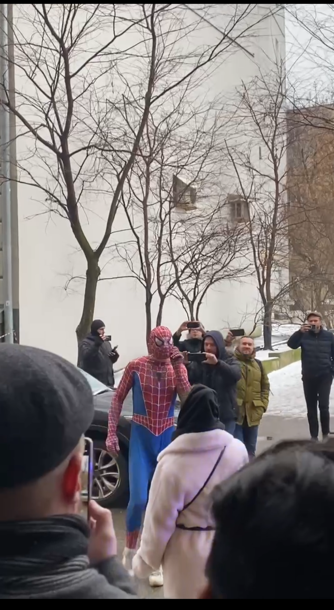 Человек паук пришёл на судебный процесс