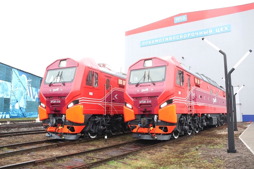    Пассажирские электровозы ЭП2К зарекомендовали себя как одни из самых надежных локомотивов. / Фото: kolomnadiesel.com