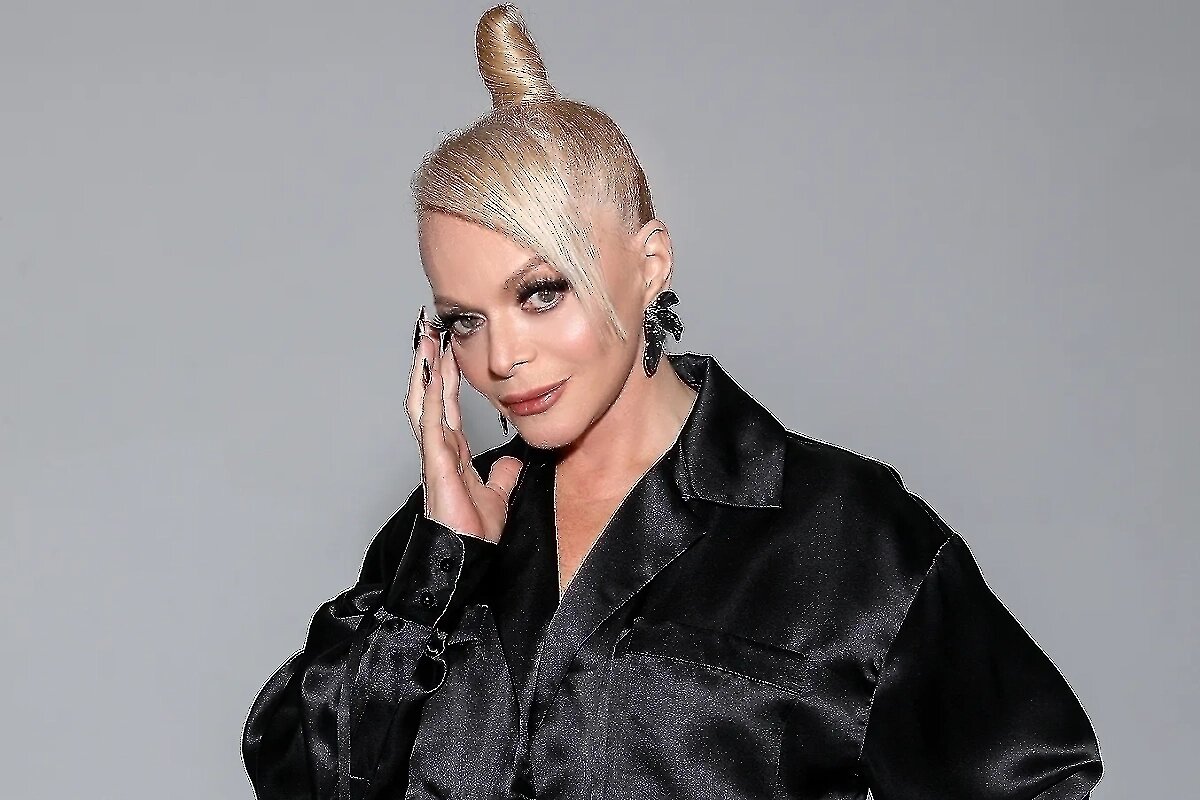 VK / Лариса Долина