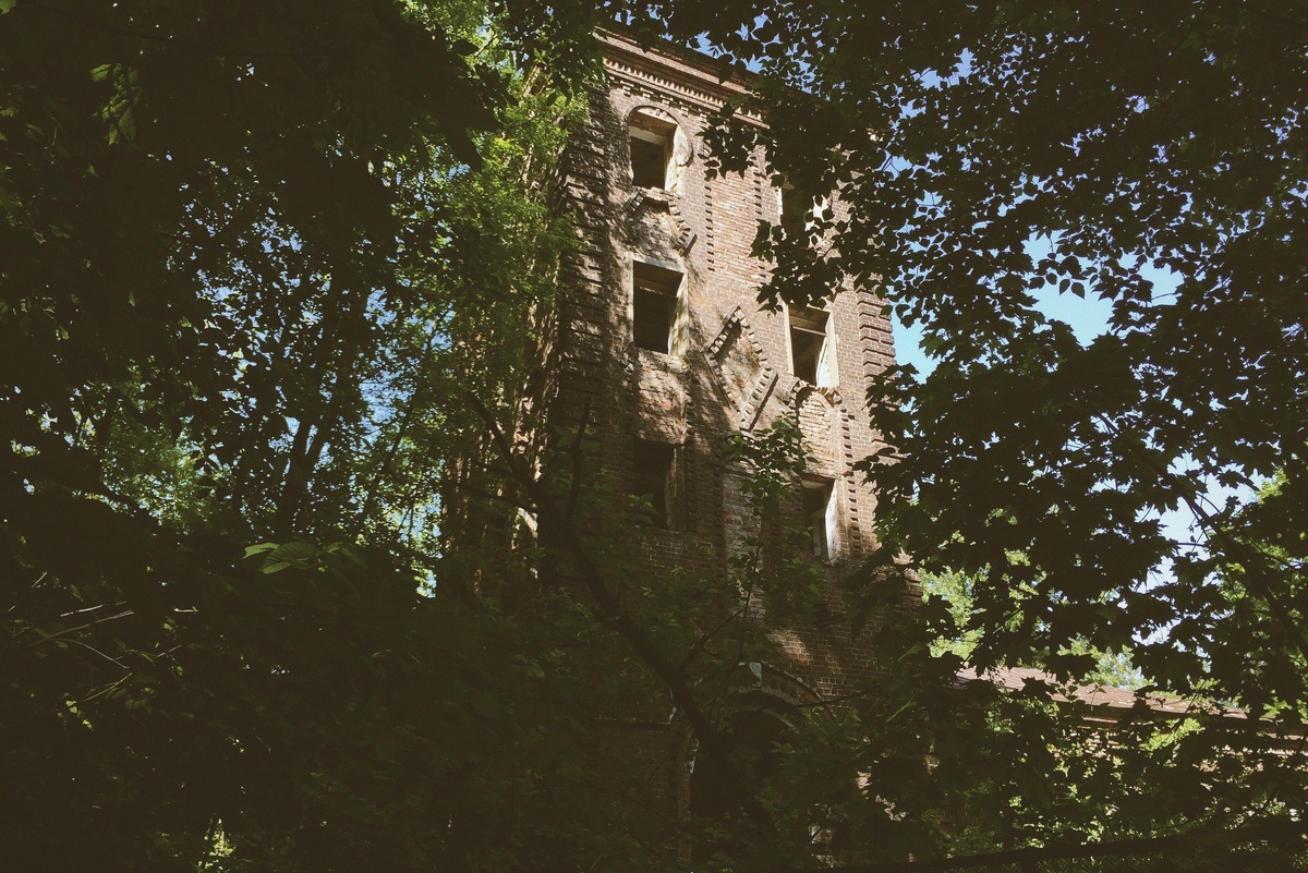 Готическая башня в Сокольниках